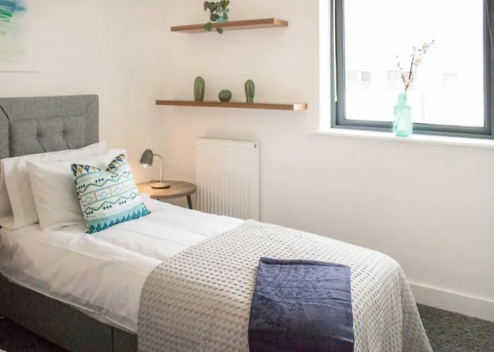 Contractor Apartment & Private Parking & Central Stevenage
