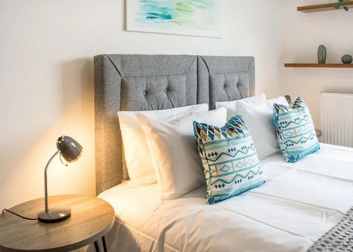 Contractor Apartment & Private Parking & Central Stevenage