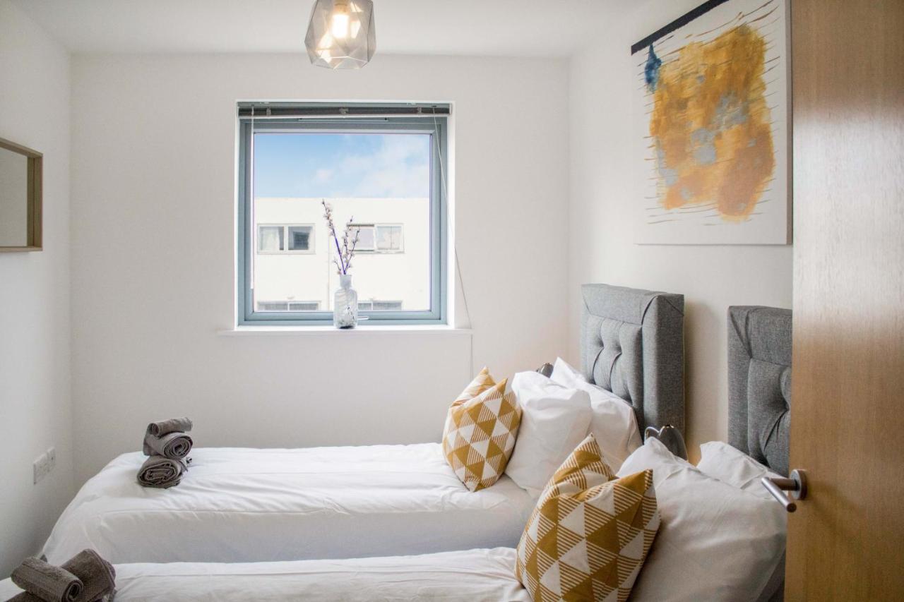 Apartment Contractor & Private Parking &