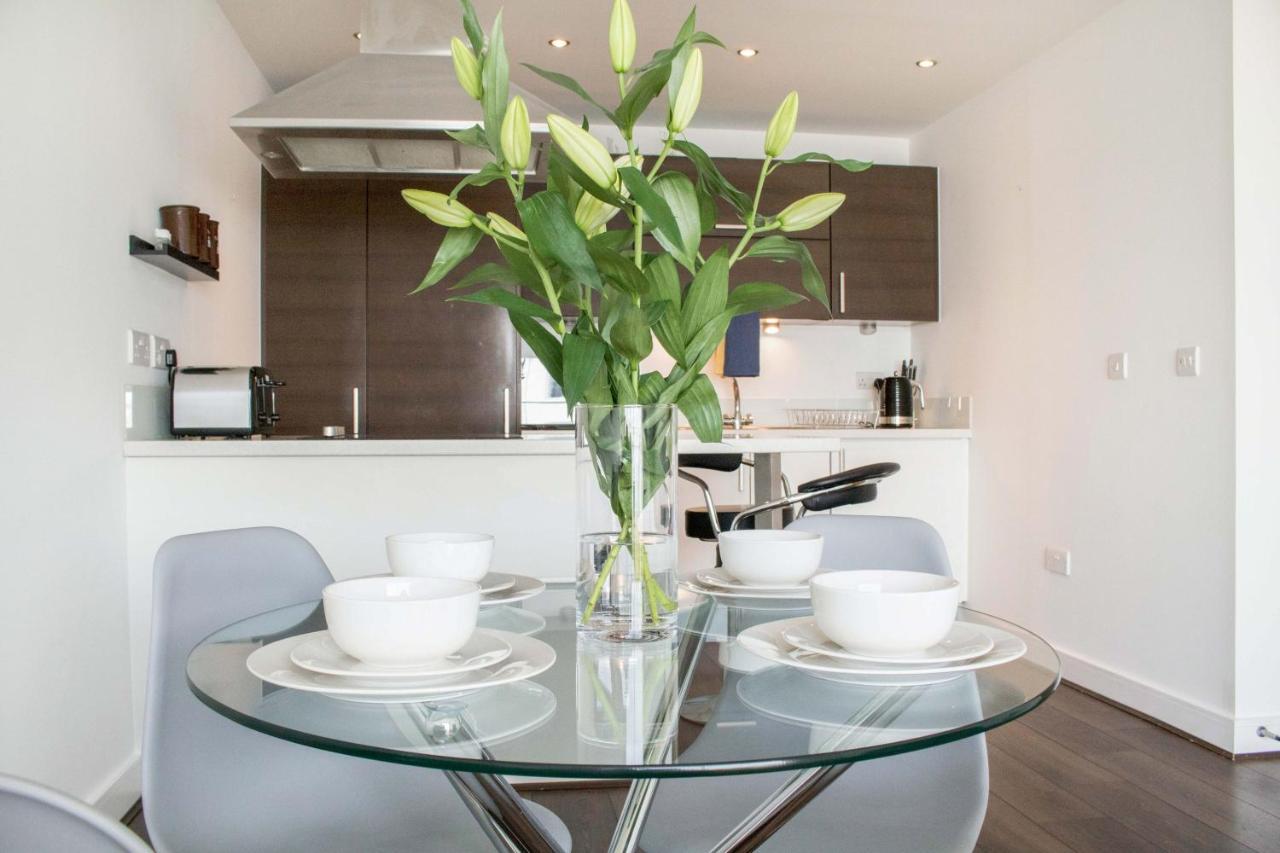 Apartment Contractor & Private Parking & *