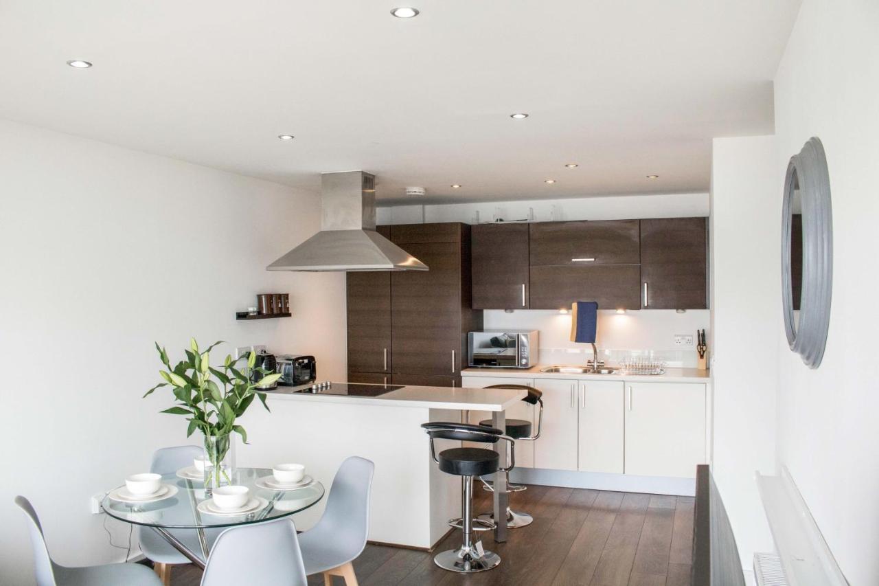 Contractor & Private Parking & Apartment *