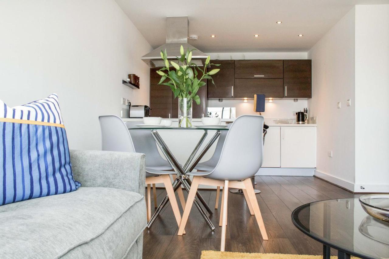 Contractor & Private Parking & Apartment *