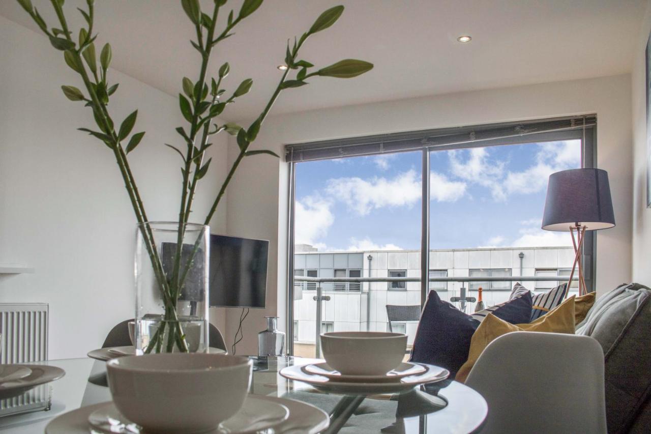 Contractor & Private Parking & Appartement *